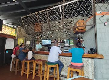saint-vincent-and-the-grenadines/kingstown/bar/official-pirate-s-pub