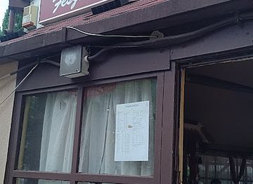 hungary/tatabanya/bar/feszek-sorozo