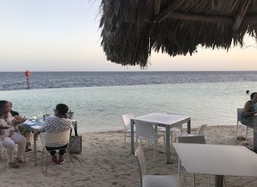 curacao/playa-manzalina/bar/infinity-pool-bar-grill