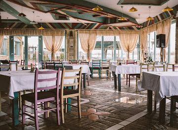 bosnia-and-herzegovina/semberija/bar/restoran-pet-jezera