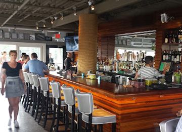 massachusetts/boston/charlestown/bar/pier-6