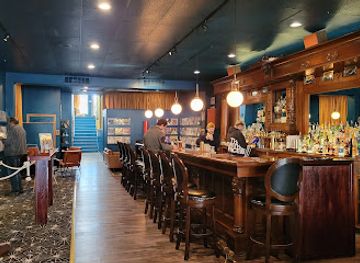 michigan/petoskey/bar/malted-vinyl