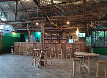 tanzania/southern-zone/bar/swinging-micky-s-irish-pub