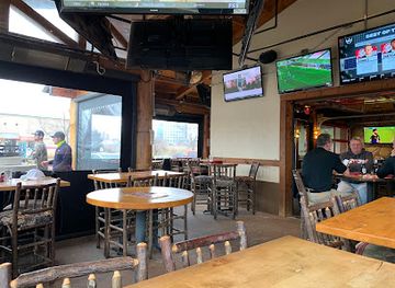 missouri/independence/bar/twin-peaks