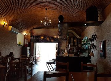 portugal/evora/bar/bar-o-tunnel