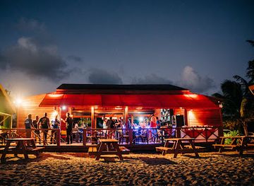 saint-kitts-and-nevis/south-frigate-bay-beach/bar/zanzi-bar-grill
