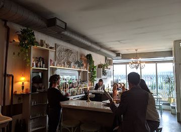 canada/toronto/kensington-market/bar/grey-gardens