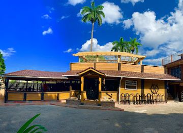 jamaica/port-antonio/bar/roots-21-bar-kitchen