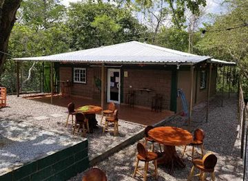 honduras/santa-barbara-region/bar/el-roble-bar-1606