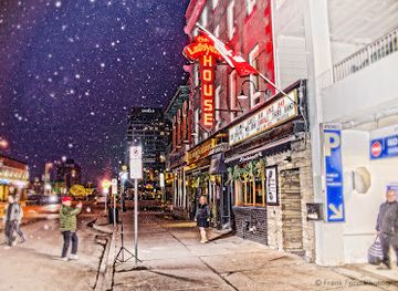 canada/ottawa/rideau-canal/bar/the-laff
