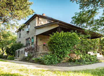 Hocking Hills Inn & Coffee Emporium