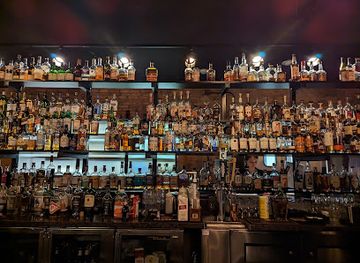 ohio/maumee-bay-state-park/bar/levi-lilac-s-whiskey-room