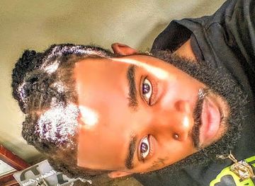 antigua-and-barbuda/shirley-heights-lookout/bar/the-plug-junior-king-and-the-party-boys