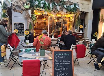 france/avignon/pont-saint-benezet/bar/pub-z