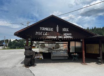 croatia/plitvice-lakes-national-park/bar/jadranka-honey-and-lika-cheese