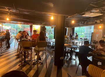 singapore/tampines/bar/tipsy-penguin