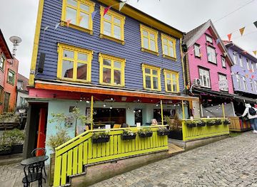 norway/lysefjord/bar/boker-og-borst