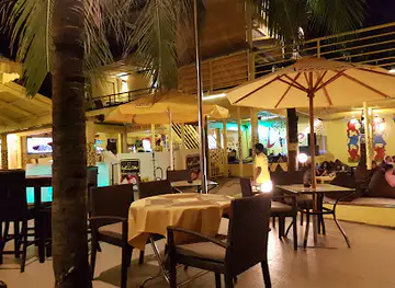 Yellow Beach Cafe