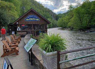 north-carolina/nantahala-national-forest/bar/river-s-end-restaurant