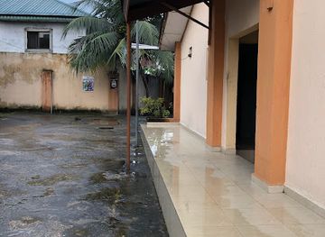 nigeria/uyo/ewet-housing-estate/bar/unique-gardens-and-resort