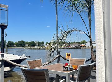 maryland/elk-neck-state-park/bar/chesapeake-inn-restaurant-marina