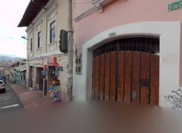 ecuador/quito/centro-historico/bar/imbabura