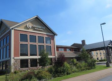 minnesota/tettegouche-state-park/bar/black-beach-inn-silver-bay