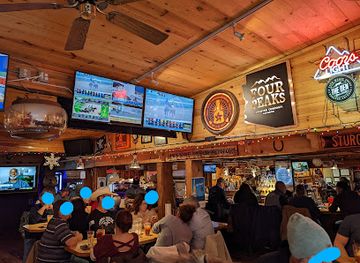 The Lion's Den Bar & Grill