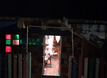 saint-vincent-and-the-grenadines/saint-david/bar/self-made-restaurant-bar-and-game-shop