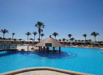 egypt/red-sea-coast/bar/island-pool-bar