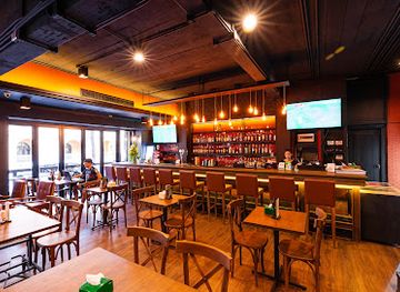 thailand/phuket-province/bar/cue-bar