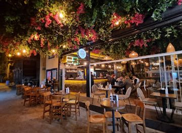 turkiye/izmir/alsancak/bar/give-more-pub