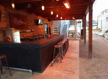 wisconsin/oshkosh/bar/peabodys-ale-house