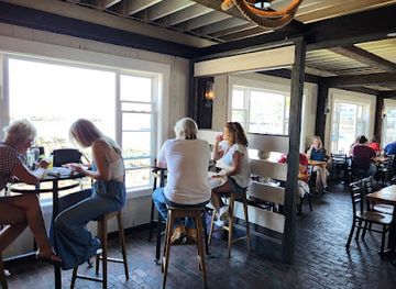 massachusetts/cape-ann/bar/7th-wave-restaurant