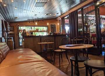 tennessee/dollywood/bar/old-forge-distillery