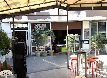 peru/arequipa/cayma/bar/b52-restobar