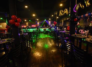 egypt/cairo/giza/bar/bears