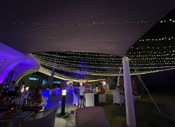 qatar/al-thakira-mangroves/bar/azraq-restaurant