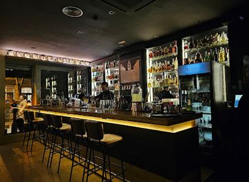 spain/barcelona/eixample/bar/the-alchemix