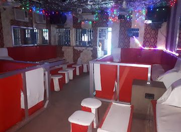 guinea/conakry/bar/galaxy-feu-rouge