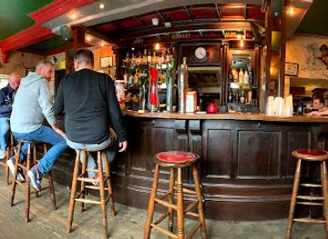 ireland/glendalough/bar/the-cartoon-inn