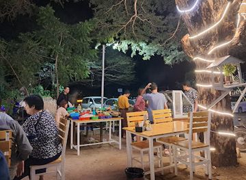 myanmar-burma/bagan/new-bagan/bar/active-bar-bbq-restaurant