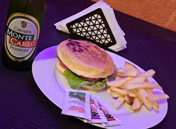 guatemala/lake-atitlan/bar/crazy-moon