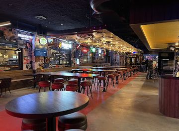 montana/gallatin-national-forest/bar/tips-up-big-sky