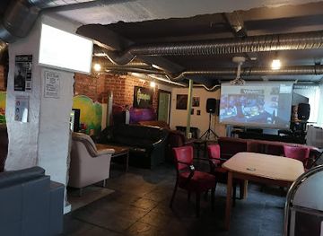 finland/tampere/tampella/bar/save-file-pelaajan-olohuone