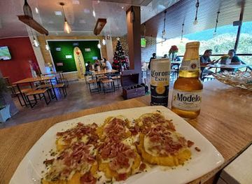 ecuador/highland-valleys/bar/ander-rooftop