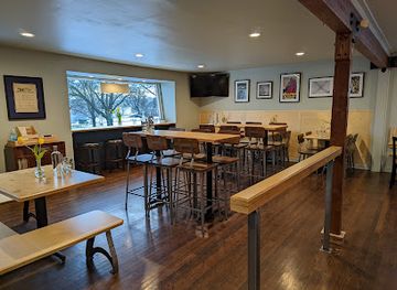 washington/spokane-river/bar/radio-bar-spokane