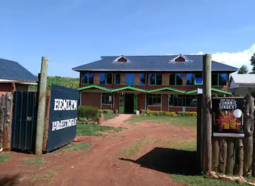 Benlyn Bar And Restaurant