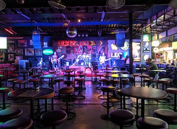 thailand/pattaya/bar/hot-tuna-bar