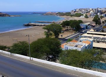 cabo-verde/praia-de-atalaia/bar/quintal-da-musica